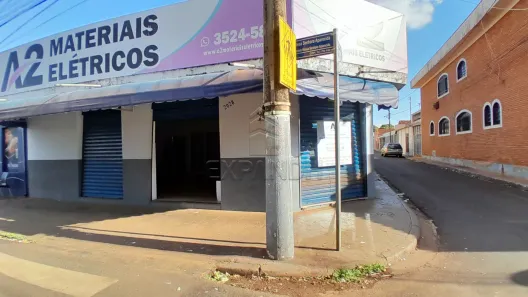 Conjunto Comercial / Sala com 2 Quartos para alugar, 156m² no São João, Sertãozinho