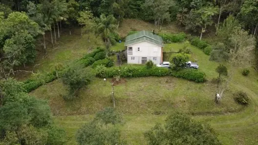 Fazenda / Sítio / Chácara com 2 Quartos à venda, 17000m² no , Águas Mornas
