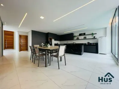 Casa com 5 Quartos para alugar, 409m² no Alphaville Vespasiano, Vespasiano