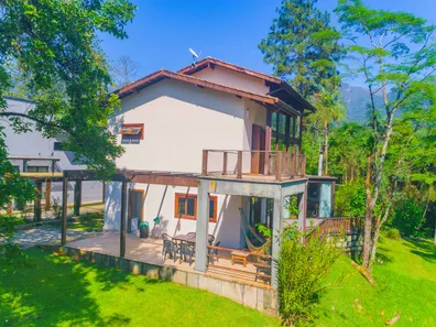 Casa de Condomínio com 3 Quartos à venda, 220m² no , Resende