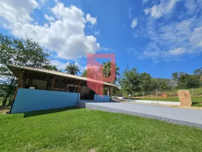 Fazenda / Sítio / Chácara com 4 Quartos à venda, 250m² no Pinhões, Santa Luzia