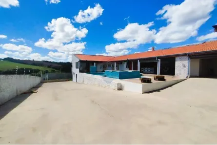 Fazenda / Sítio / Chácara com 7 Quartos à venda, 280m² no , Araçoiaba da Serra