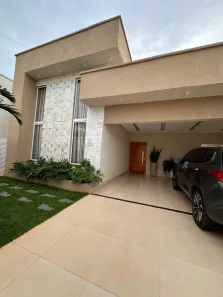 Casa com 3 Quartos à venda, 219m² no Setor Cristina II, Trindade