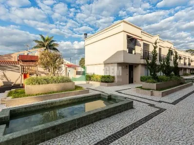Casa de Condomínio com 3 Quartos para alugar, 157m² no Jardim Social, Curitiba
