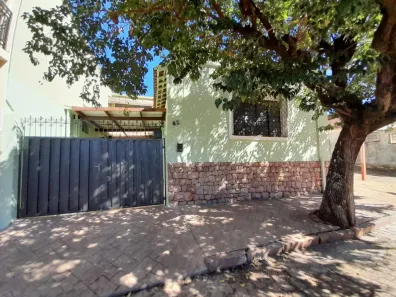 Casa com 3 Quartos para venda ou aluguel, 120m² no Centro, Araraquara