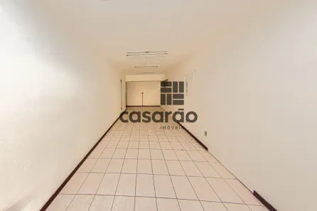 Loja / Salão / Ponto Comercial à venda, 56m² no Bonfim, Santa Maria