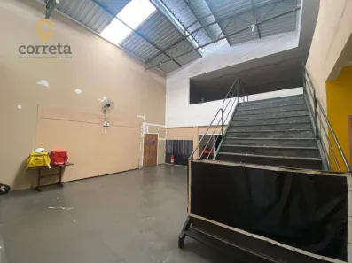Galpão / Depósito / Armazém para alugar, 858m² no Costazul, Rio das Ostras