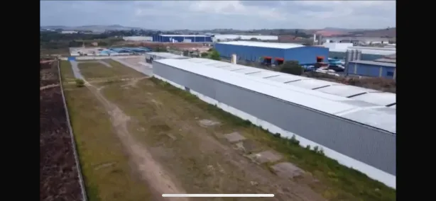 Galpão / Depósito / Armazém para alugar, 4000m² no Centro, Escada