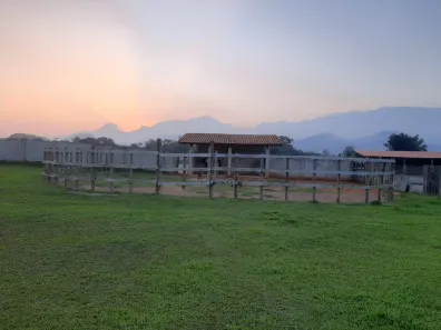 Fazenda / Sítio / Chácara com 2 Quartos à venda, 27000m² no Citrolândia, Guapimirim