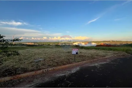 Terreno / Lote / Condomínio à venda, 160m² no , Cravinhos