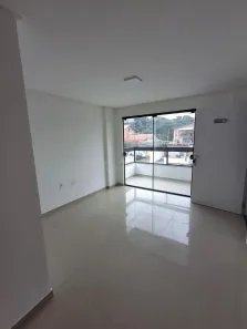 Apartamento com 2 Quartos para alugar, 61m² no Meia Praia, Navegantes