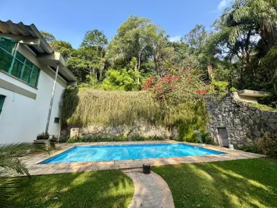 Fazenda / Sítio / Chácara com 3 Quartos para venda ou aluguel, 273m² no Chácaras Bartira, Embu das Artes