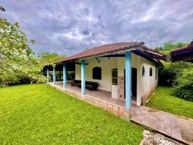 Fazenda / Sítio / Chácara com 3 Quartos à venda, 206m² no Jardim Aguapeu, Itanhaém