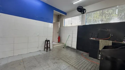 Prédio Inteiro para alugar, 289m² no Vila Industrial, Araçatuba