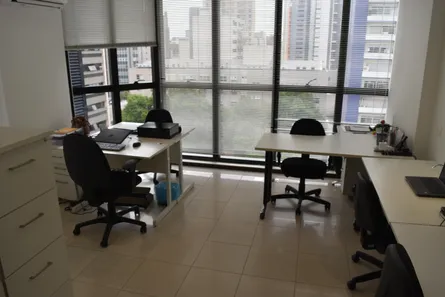 Conjunto Comercial / Sala para alugar, 46m² no Centro, Curitiba