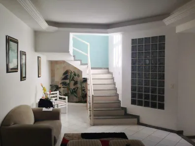 Casa com 4 Quartos para alugar, 281m² no Atalaia, Aracaju
