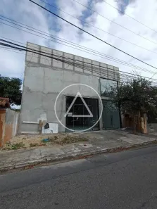 Galpão / Depósito / Armazém para alugar, 324m² no Novo Rio das Ostras, Rio das Ostras
