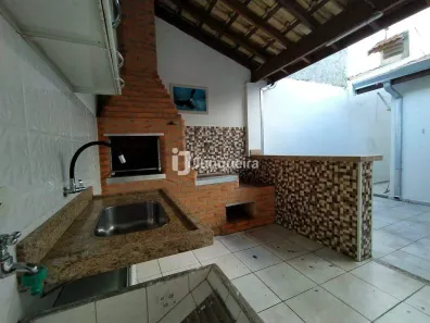Casa com 3 Quartos para alugar, 65m² no Loteamento São Francisco, Piracicaba