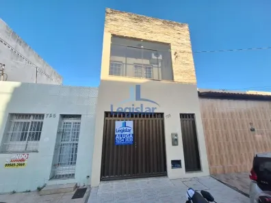 Casa com 4 Quartos para alugar, 200m² no São José, Aracaju