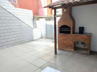 Casa de Vila com 2 Quartos para alugar, 58m² no Centro, Nilópolis