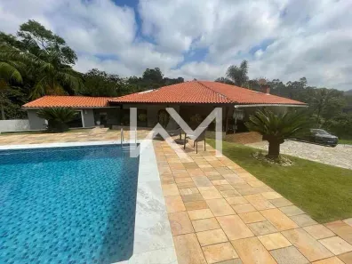 Fazenda / Sítio / Chácara com 4 Quartos à venda, 450m² no Arujá Country Club, Arujá