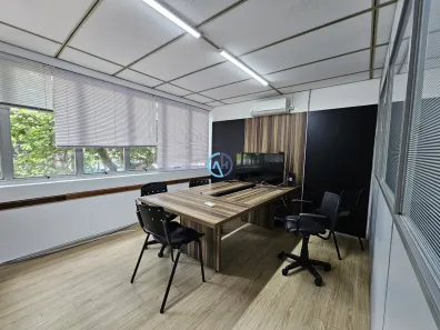 Loja / Salão / Ponto Comercial à venda, 60m² no Centro, Atibaia