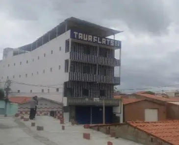 Prédio Inteiro com 32 Quartos para venda ou aluguel, 1400m² no Alto Brilhante, Tauá