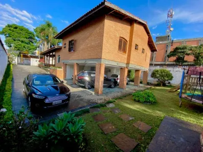 Casa com 4 Quartos à venda, 333m² no Centro, Embu das Artes
