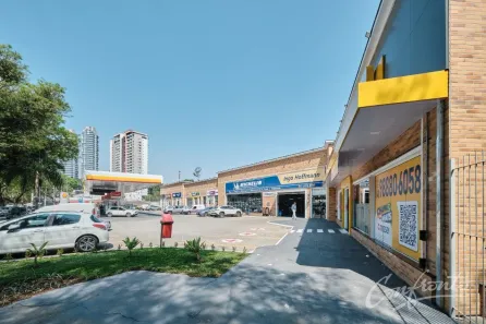 Loja / Salão / Ponto Comercial para alugar, 195m² no Campina do Siqueira, Curitiba