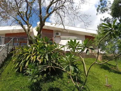 Casa com 3 Quartos para venda ou aluguel, 397m² no Chácara dos Junqueiras, Carapicuíba