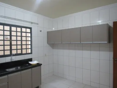 Casa com 3 Quartos para alugar, 130m² no Jardim Caviúna, Rolândia