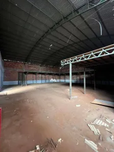 Galpão / Depósito / Armazém para venda ou aluguel, 2118m² no Centro, Mirassol