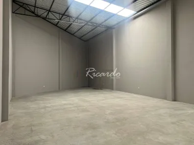Loja / Salão / Ponto Comercial para alugar, 330m² no Vila Triângulo, Arapongas