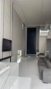 Casa de Condomínio com 3 Quartos para alugar, 246m² no Santa Regina, Camboriú