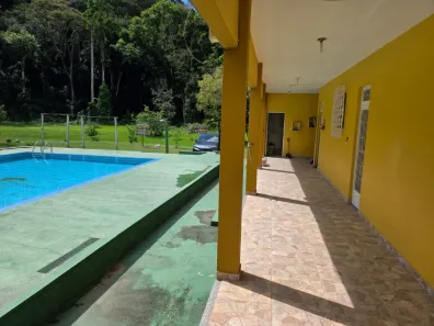 Fazenda / Sítio / Chácara com 2 Quartos à venda, 286m² no Tinguá, Nova Iguaçu