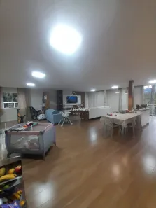 Casa de Condomínio com 3 Quartos à venda, 235m² no Corrêas, Petrópolis