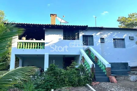 Fazenda / Sítio / Chácara com 2 Quartos à venda, 250m² no , Laranjal Paulista