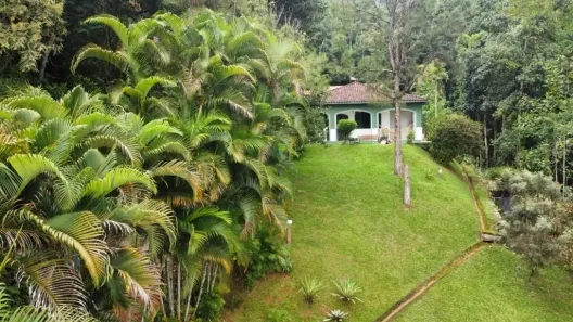 Fazenda / Sítio / Chácara com 7 Quartos à venda, 5500m² no Corujas, Guapimirim