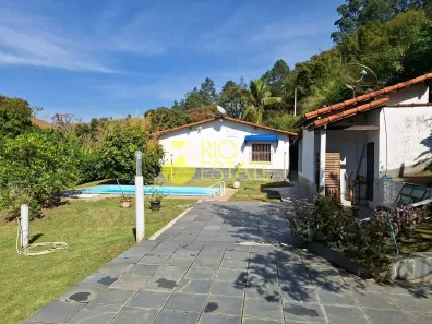 Fazenda / Sítio / Chácara com 3 Quartos à venda, 100m² no Engenheiro Passos, Resende