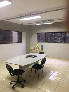 Galpão / Depósito / Armazém à venda, 2400m² no Centro, Araçariguama