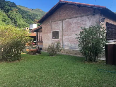 Casa com 3 Quartos à venda, 80m² no Retiro, Petrópolis