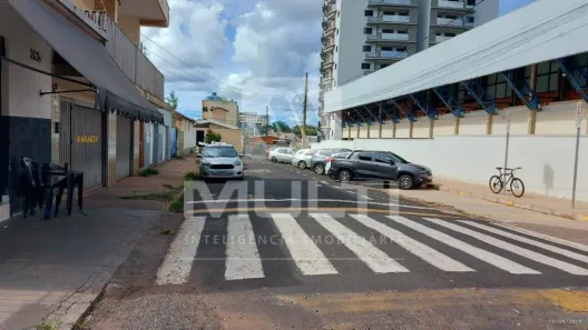 Loja / Salão / Ponto Comercial com 3 Quartos à venda, 115m² no Nossa Senhora Aparecida, Uberlândia