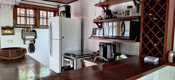 Casa de Condomínio com 2 Quartos para alugar, 75m² no Manguinhos, Armação dos Búzios