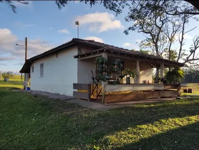 Fazenda / Sítio / Chácara com 3 Quartos à venda, 150m² no , Alambari