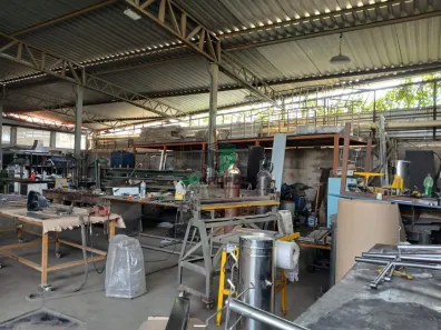 Galpão / Depósito / Armazém para alugar, 400m² no Célvia, Vespasiano