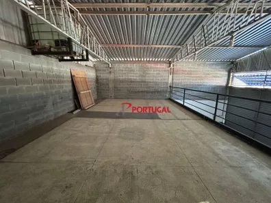 Galpão / Depósito / Armazém para alugar, 200m² no Riviera Fluminense, Macaé