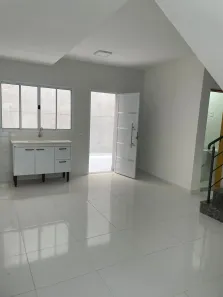 Sobrado com 2 Quartos para alugar, 70m² no Vila Júlia, Poá