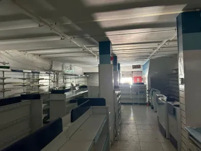 Loja / Salão / Ponto Comercial à venda, 300m² no Estação, São Pedro da Aldeia