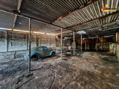 Galpão / Depósito / Armazém à venda, 200m² no Interlagos, Divinópolis
