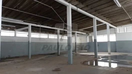 Galpão / Depósito / Armazém para alugar, 2000m² no Piraporinha, Diadema